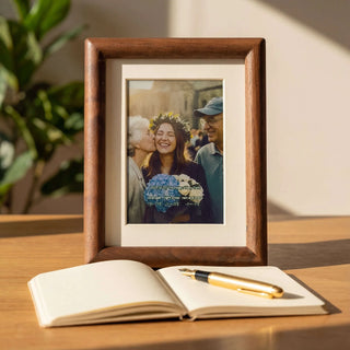 AI Powered E-Ink Spectra 6 Color Display Picture Frame | Handmade Walnut Frame
